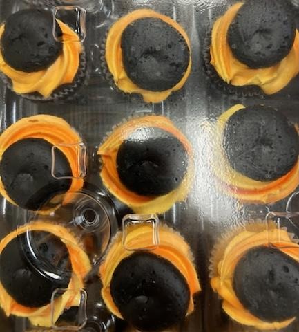 Eclipse cup cakes